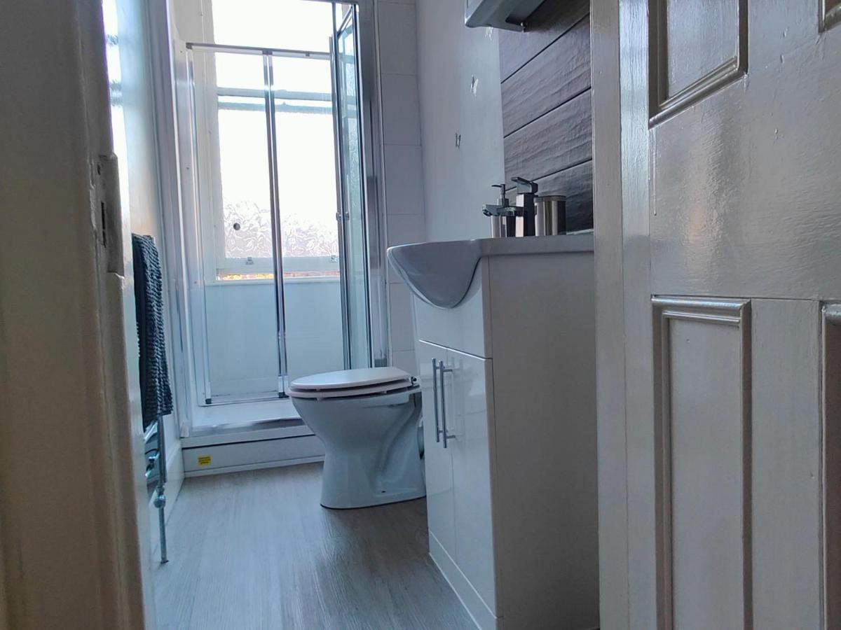 The Butterfly Apartment, Appartement *